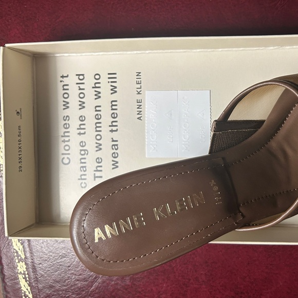 Favorite Brown Kitten Heels Brown Mesh Sandals AK Size 8 NEW IN BOX SOLDOUT NWT - Picture 8 of 13
